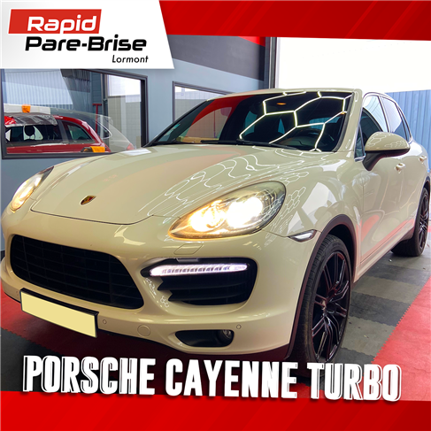 Réalisation Porsche Cayenne Turbo Rapid Pare-brise Lormont voiture de sport SUV 4x4